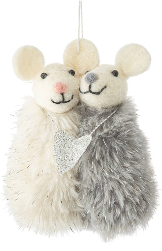 A12525: Wht/grey plush mice hugging,slv heart orn,4in