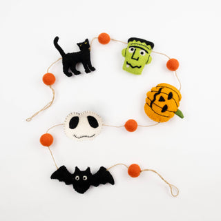 Garland - Halloween Friends - Halloween Decor - NEW!