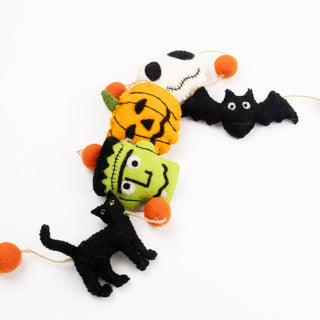 Garland - Halloween Friends - Halloween Decor - NEW!