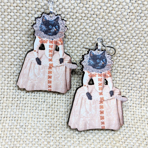 Iamsonotcool - Marie Antoinette Cat Earrings