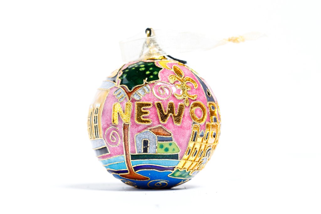 NEW ORLEANS CITY ICONS COISONNE ORNAMENT (PINK BACKGROUND)